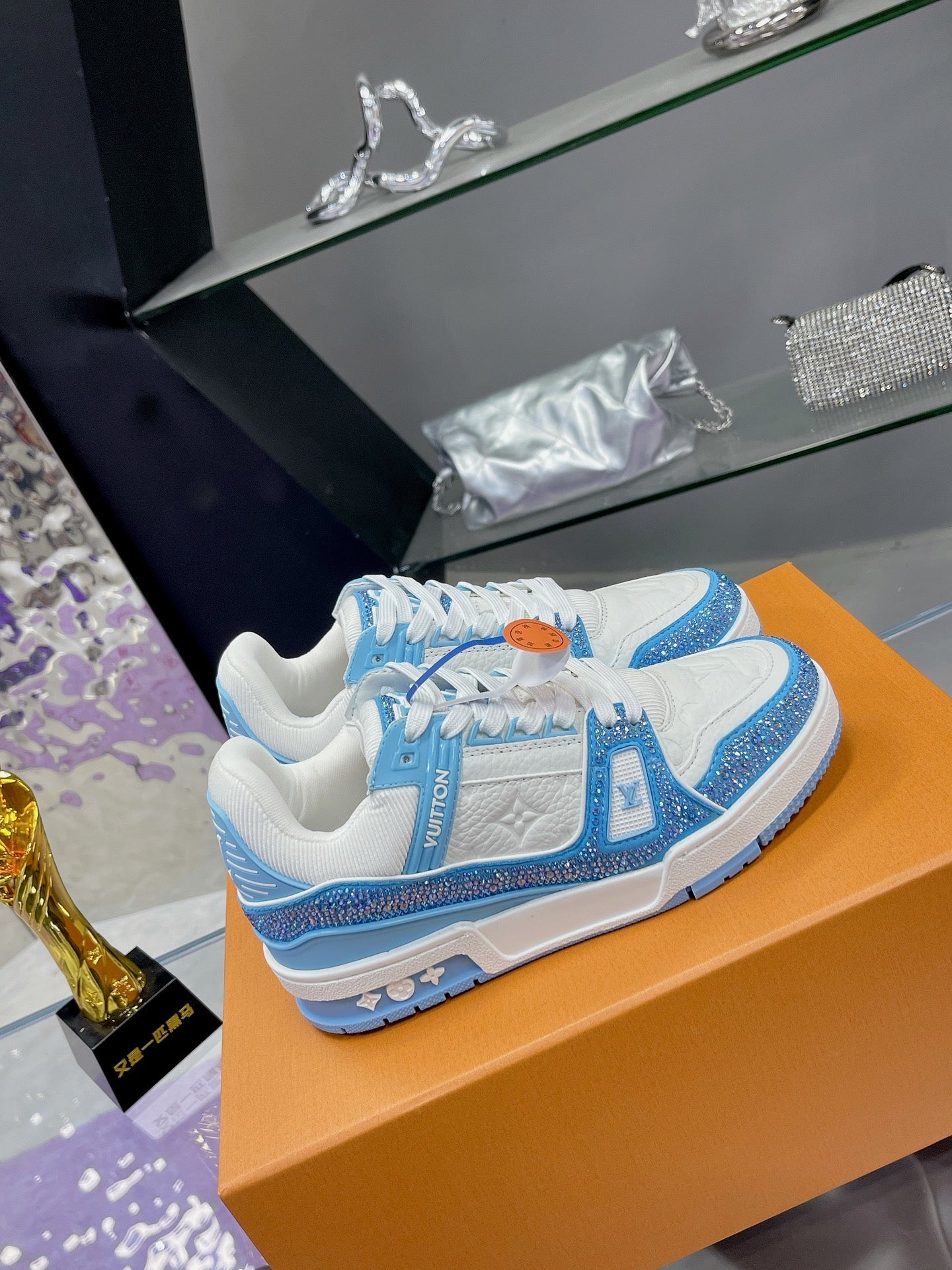 Trainer drilling shoes White Blue Diamond
