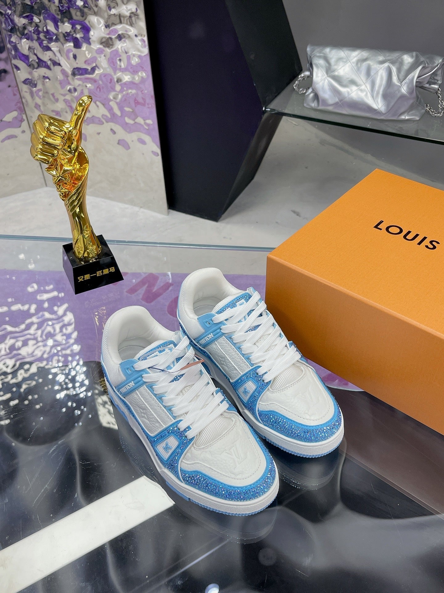 Trainer drilling shoes White Blue Diamond