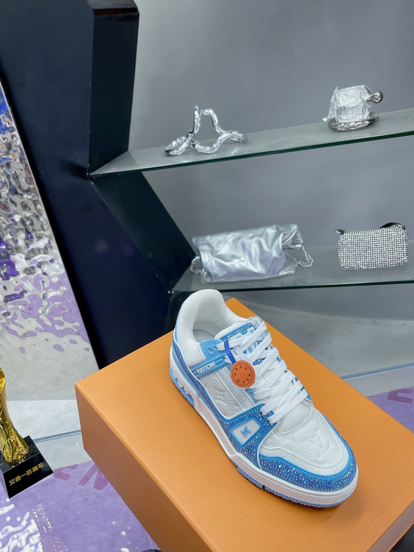 Trainer drilling shoes White Blue Diamond
