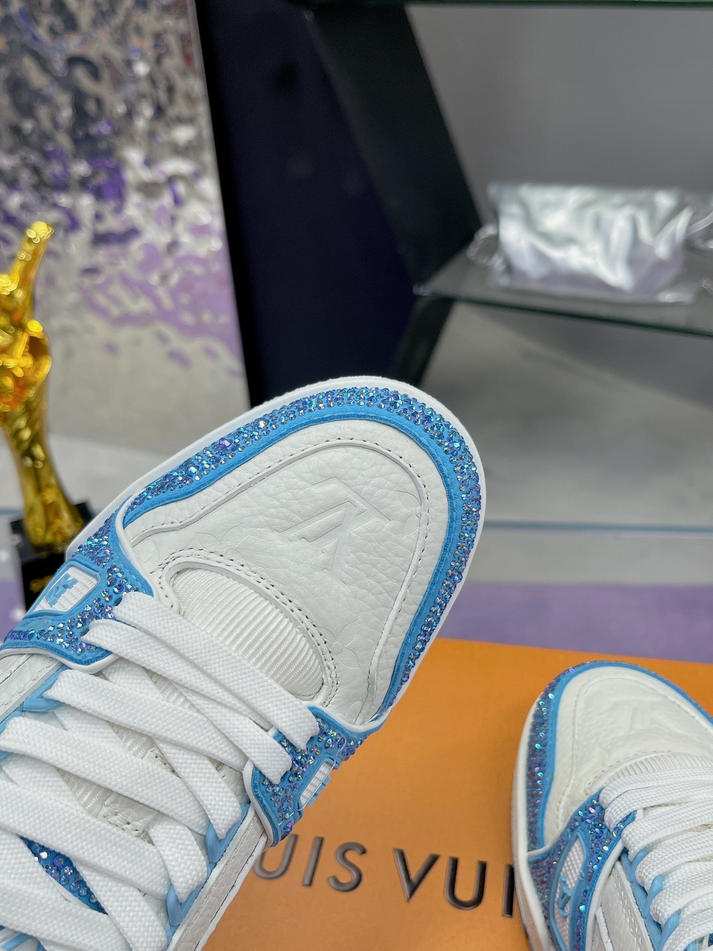 Trainer drilling shoes White Blue Diamond
