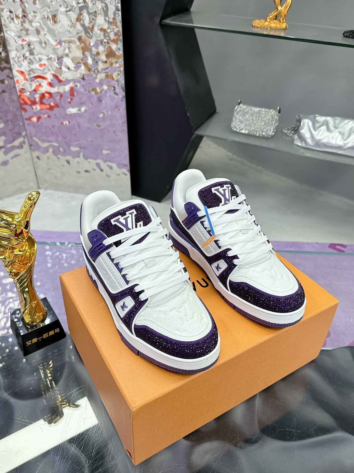 Trainer drilling shoes Purple diamond