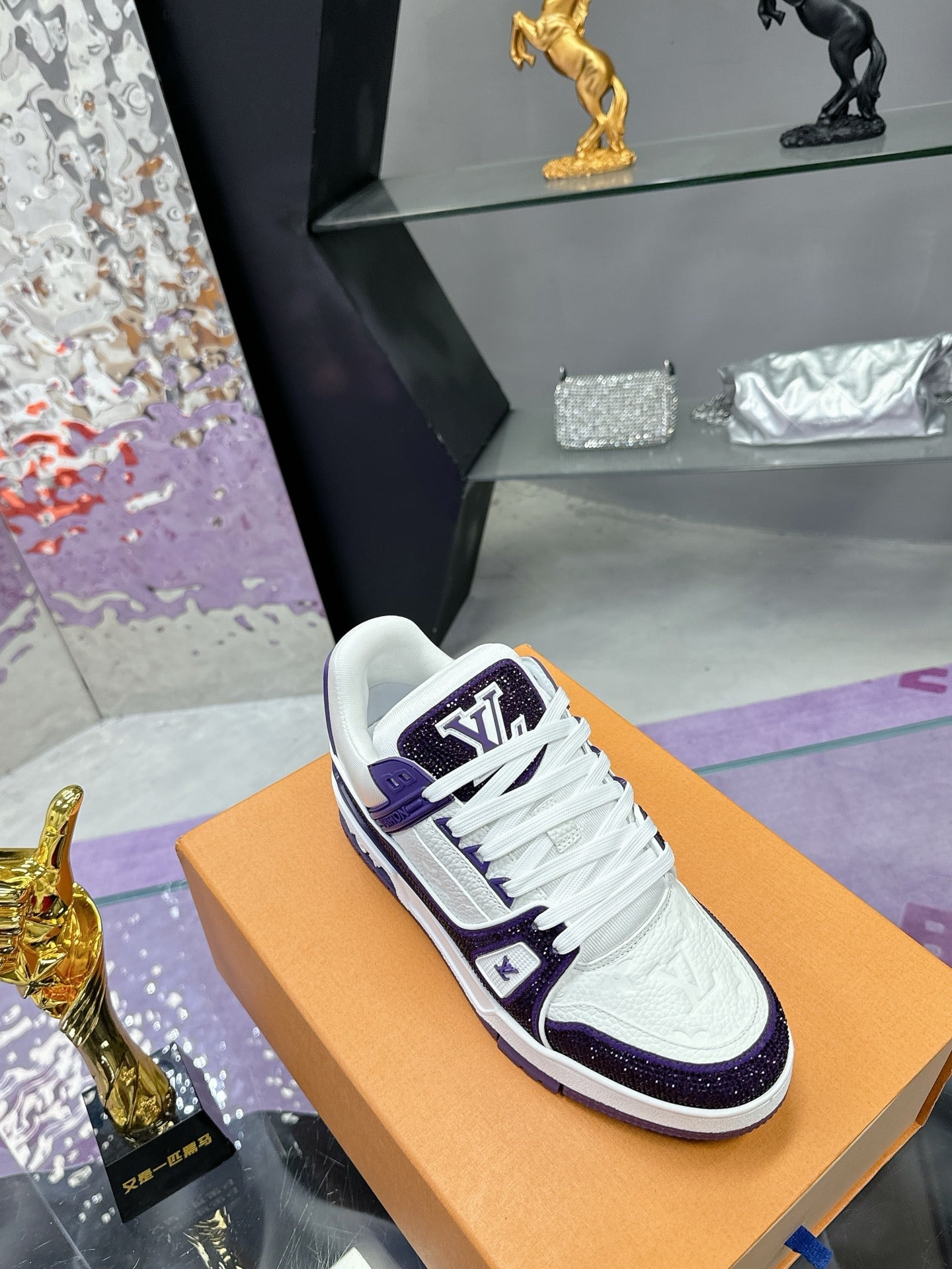 Trainer drilling shoes Purple diamond