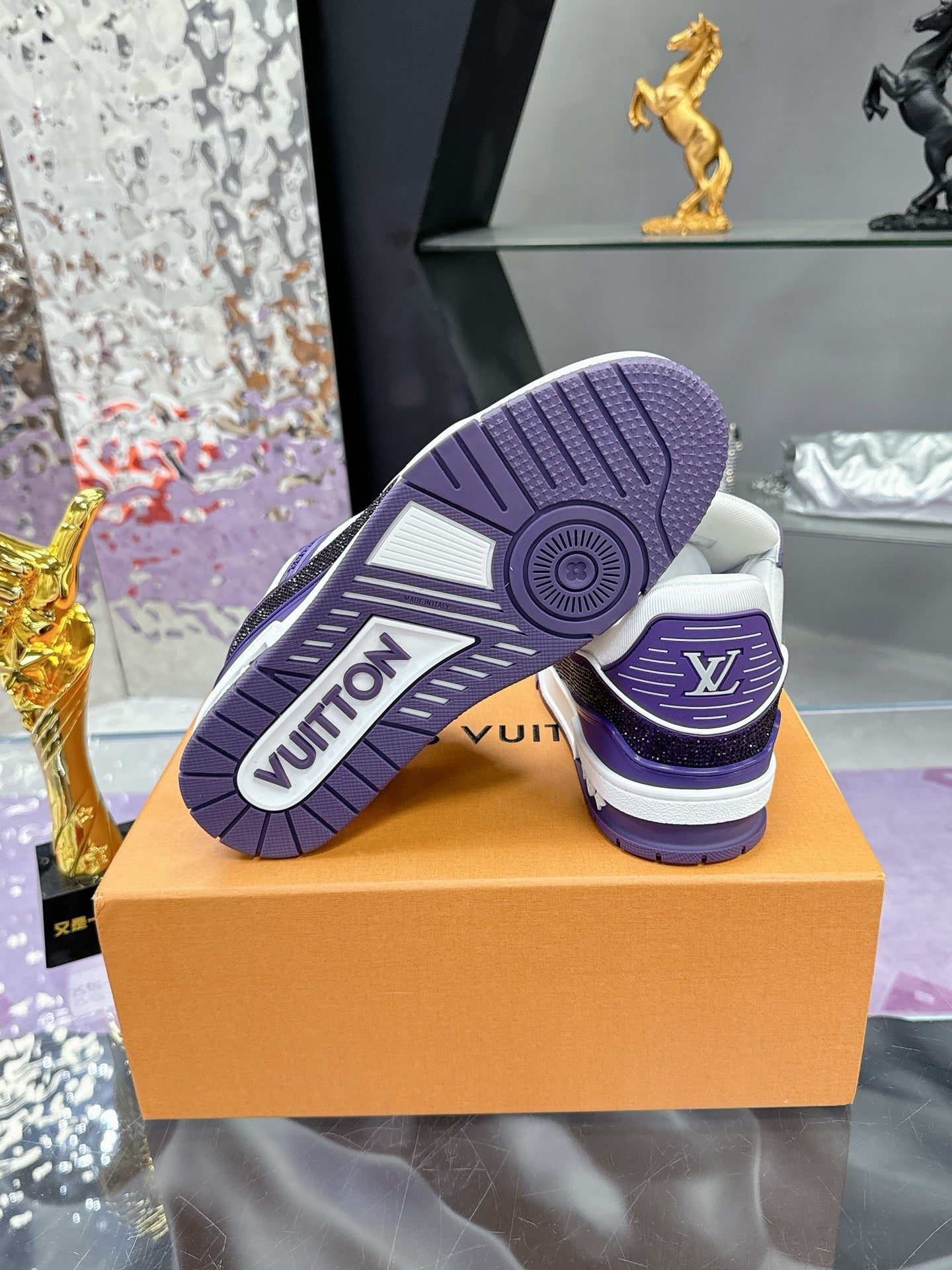 Trainer drilling shoes Purple diamond