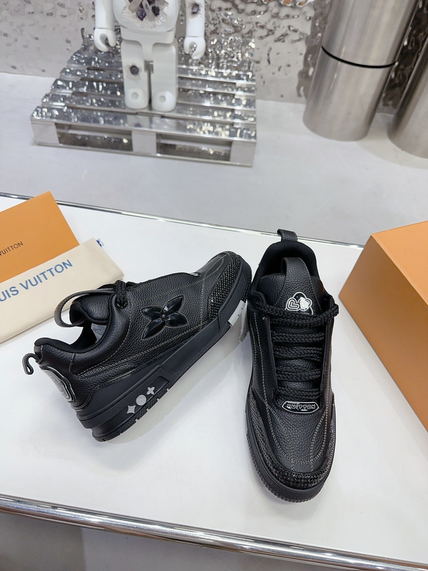 Trainer Skateboard shoes all black