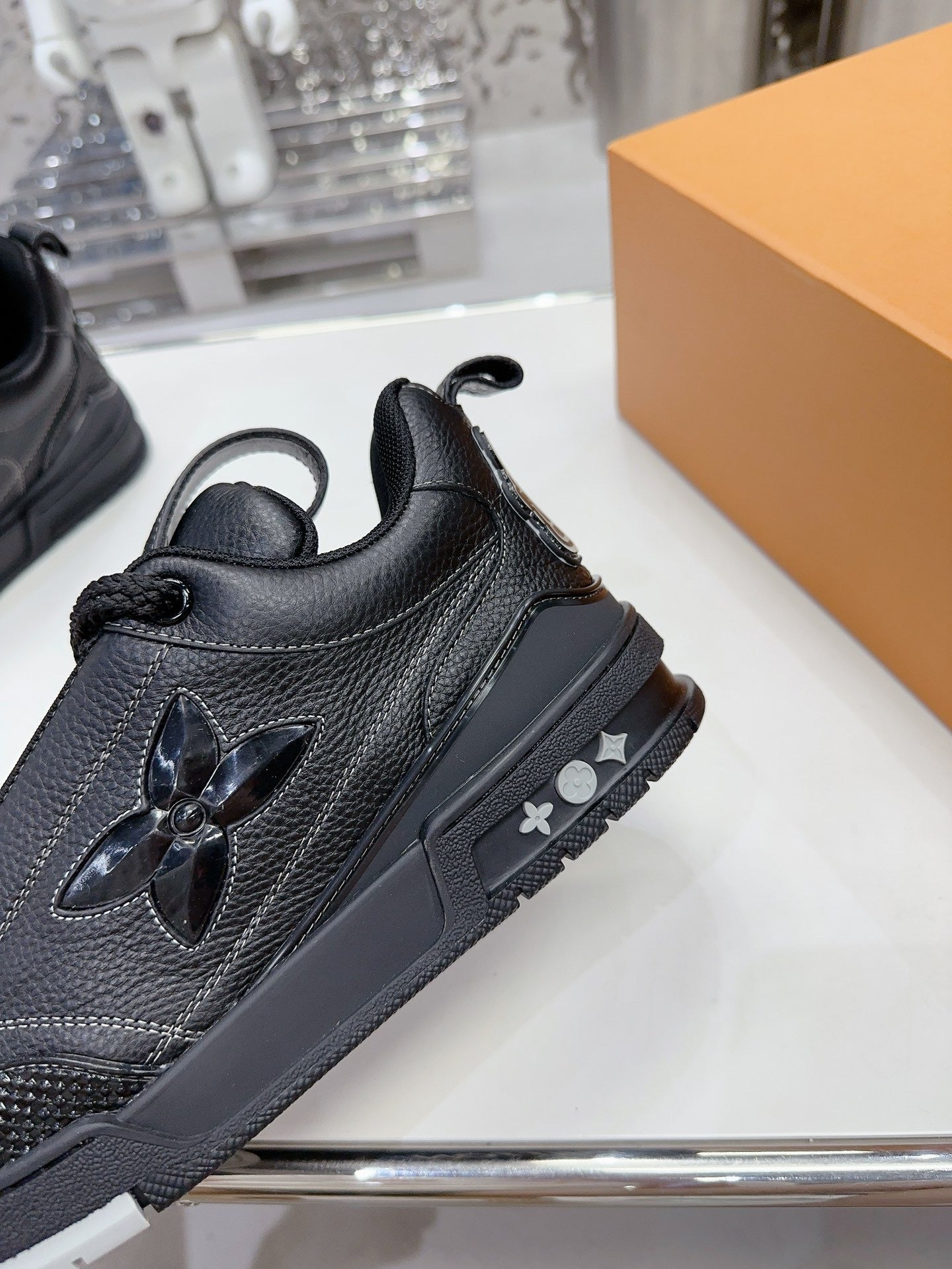Trainer Skateboard shoes all black