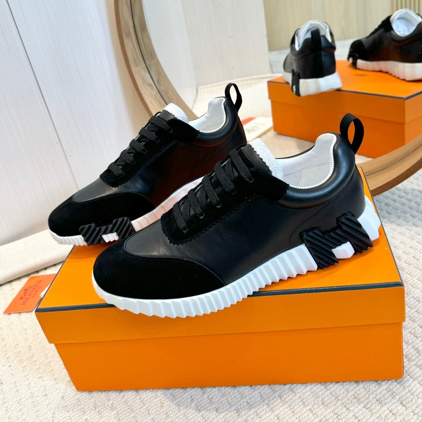 HERMES Bouncing black and white