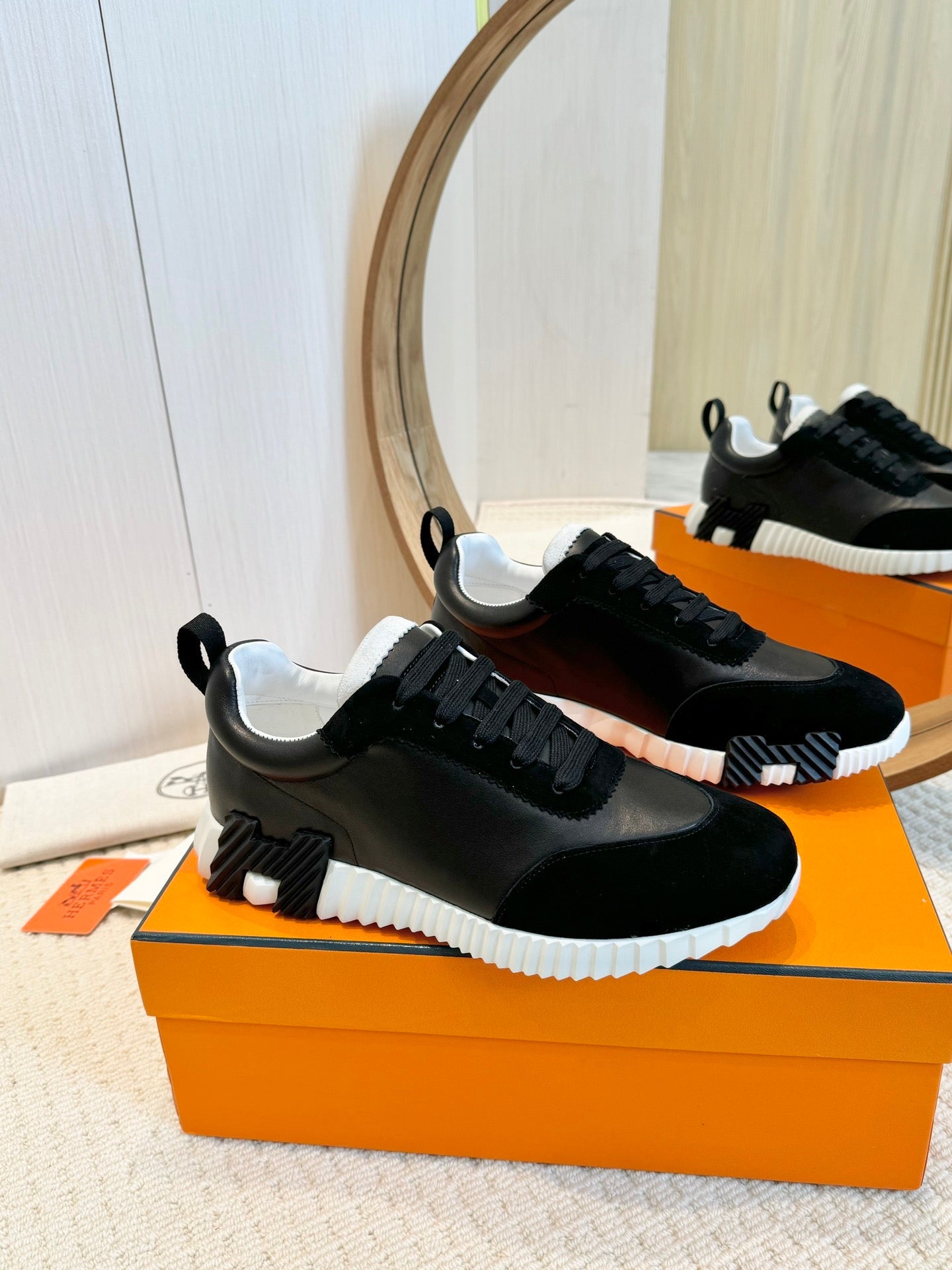 HERMES Bouncing black and white