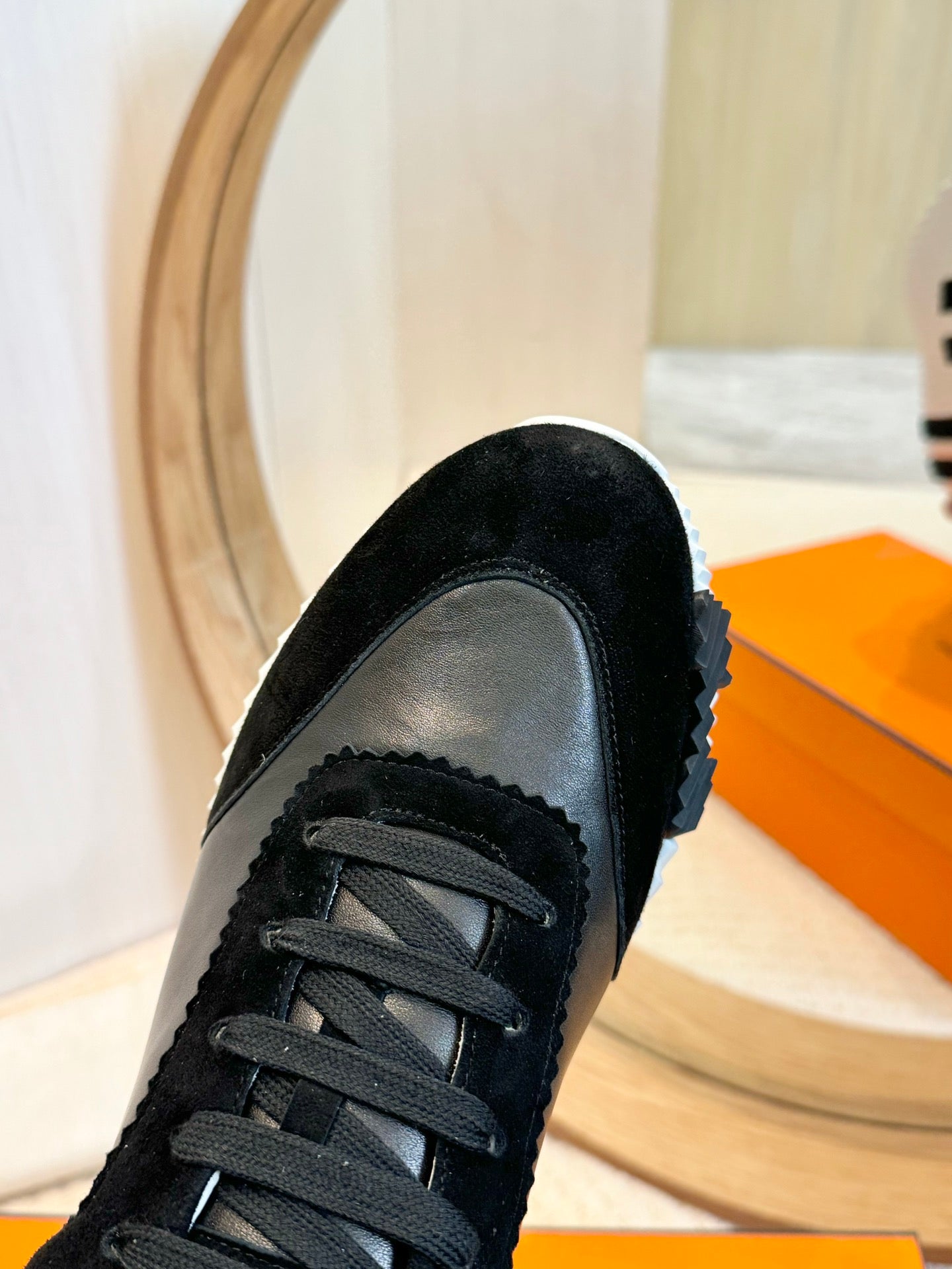 HERMES Bouncing black and white