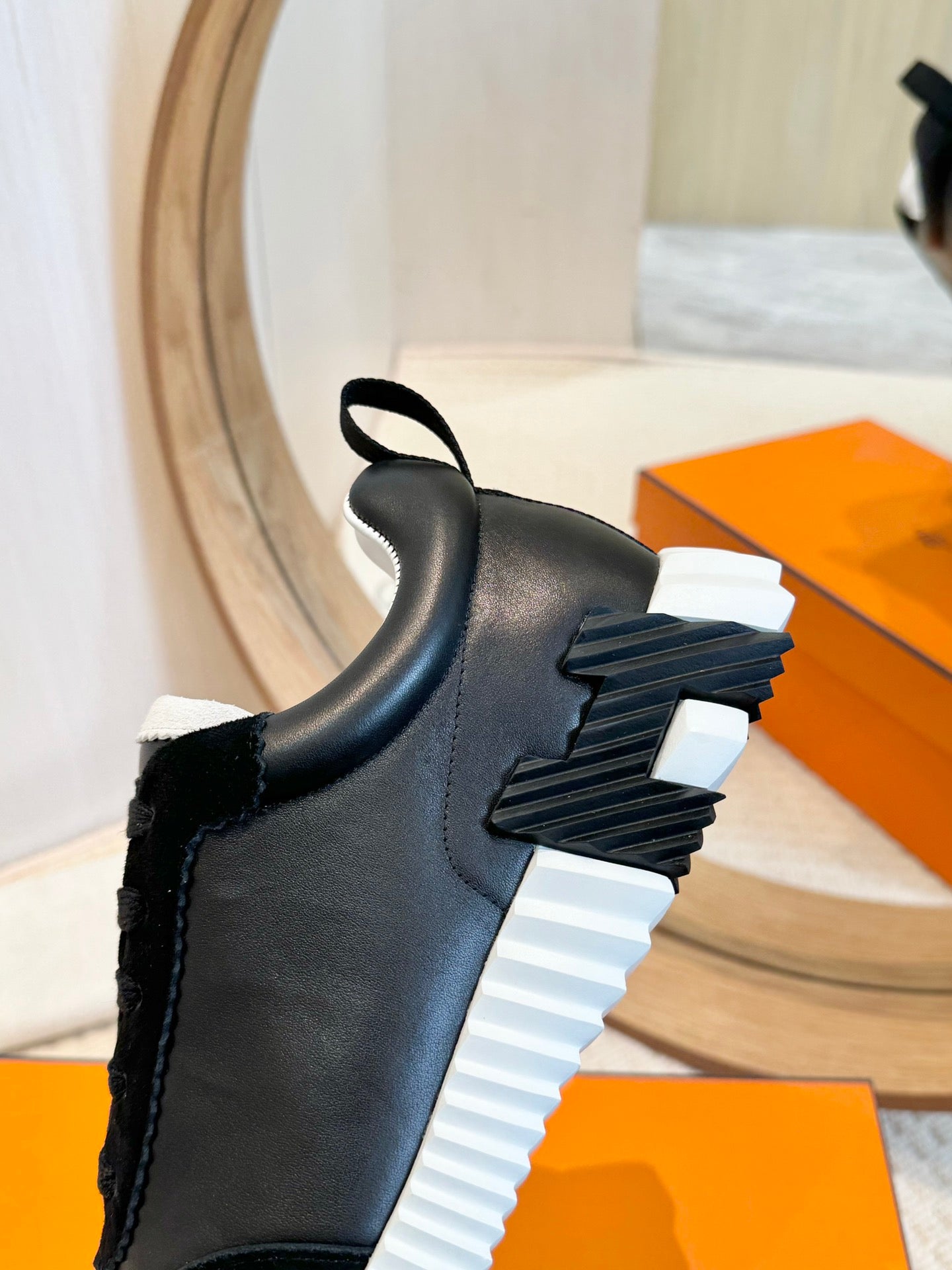 HERMES Bouncing black and white
