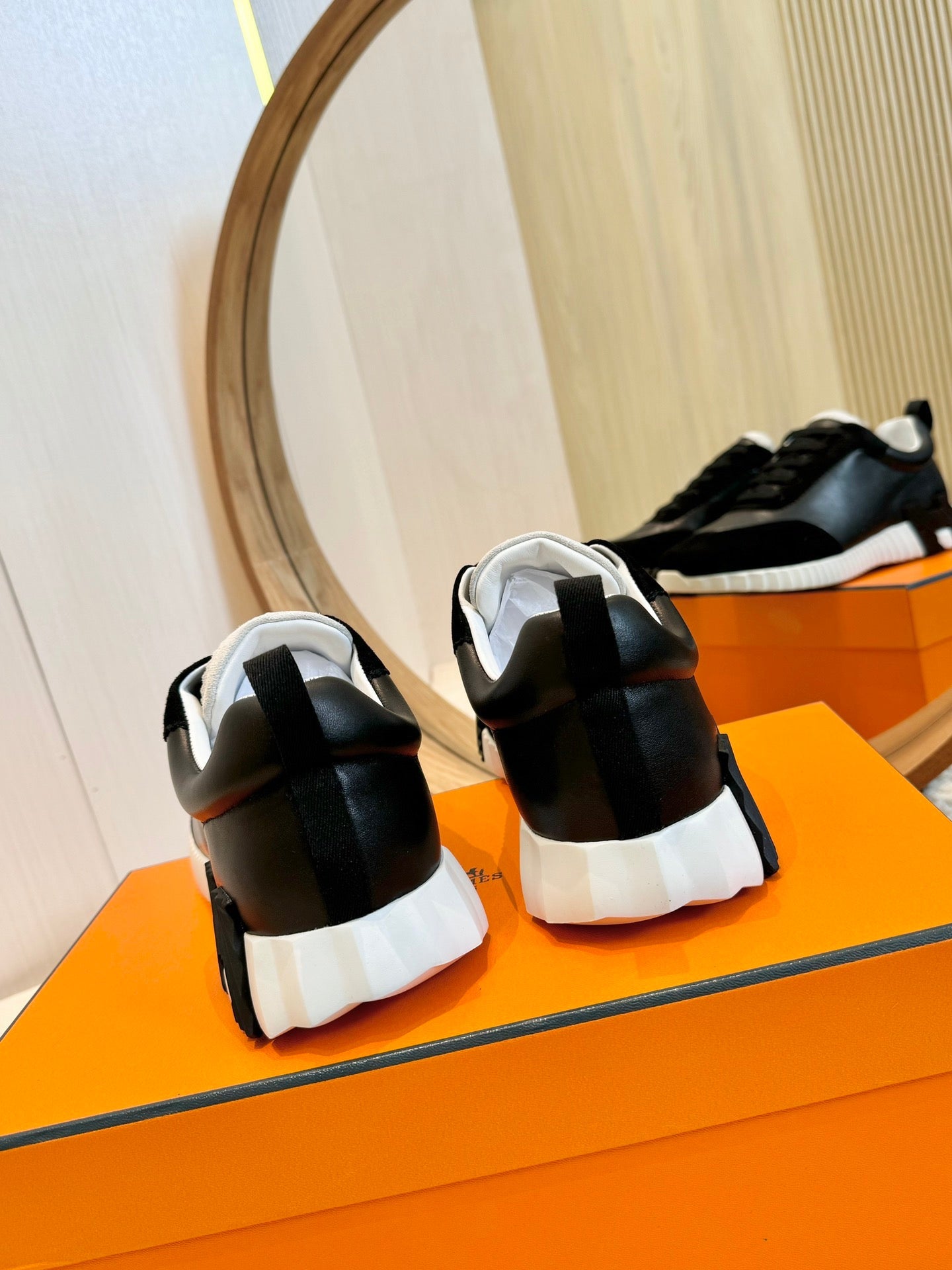 HERMES Bouncing black and white