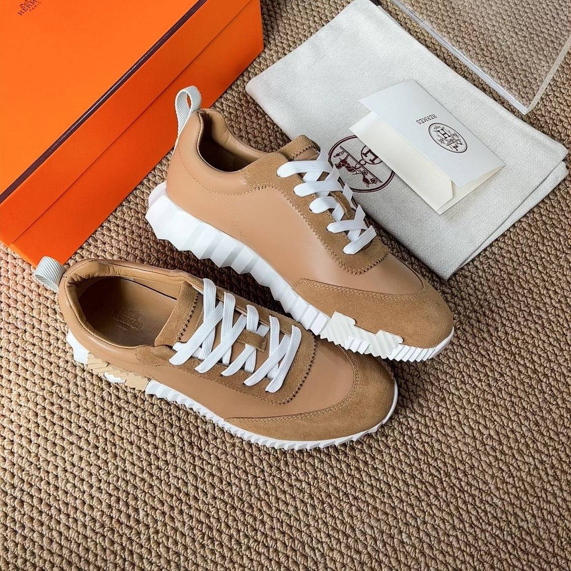 HERMES Bouncing White brown