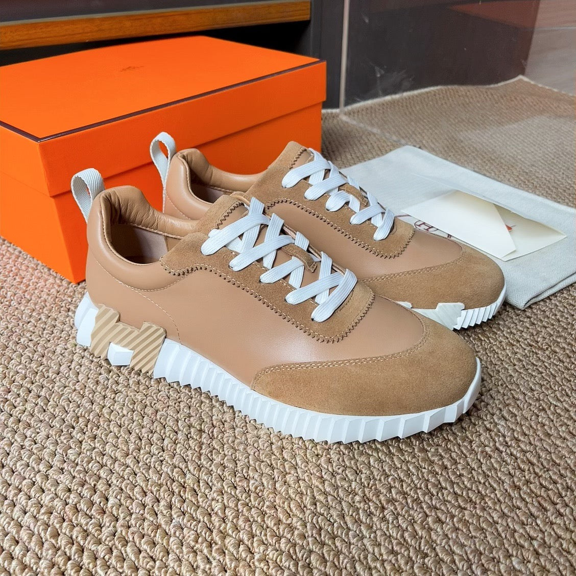 HERMES Bouncing White brown