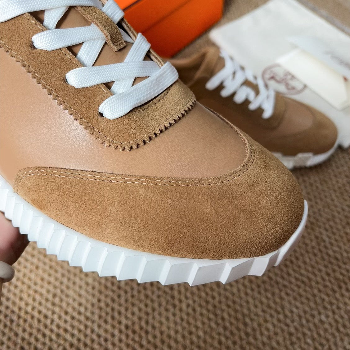 HERMES Bouncing White brown