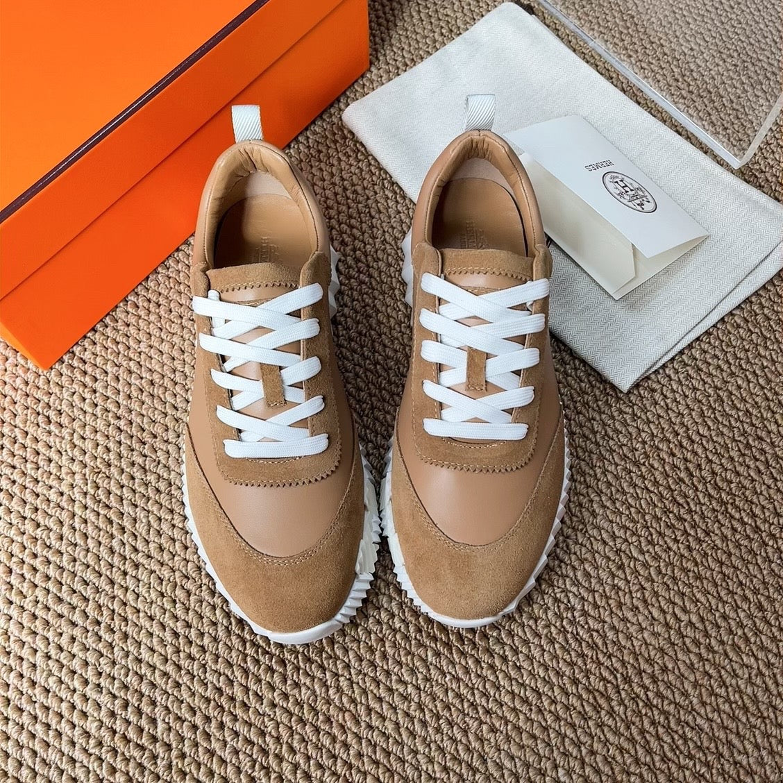 HERMES Bouncing White brown