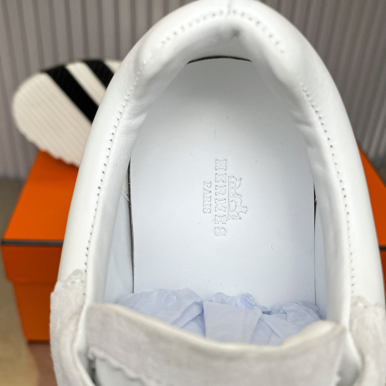 HERMES Bouncing White red brown