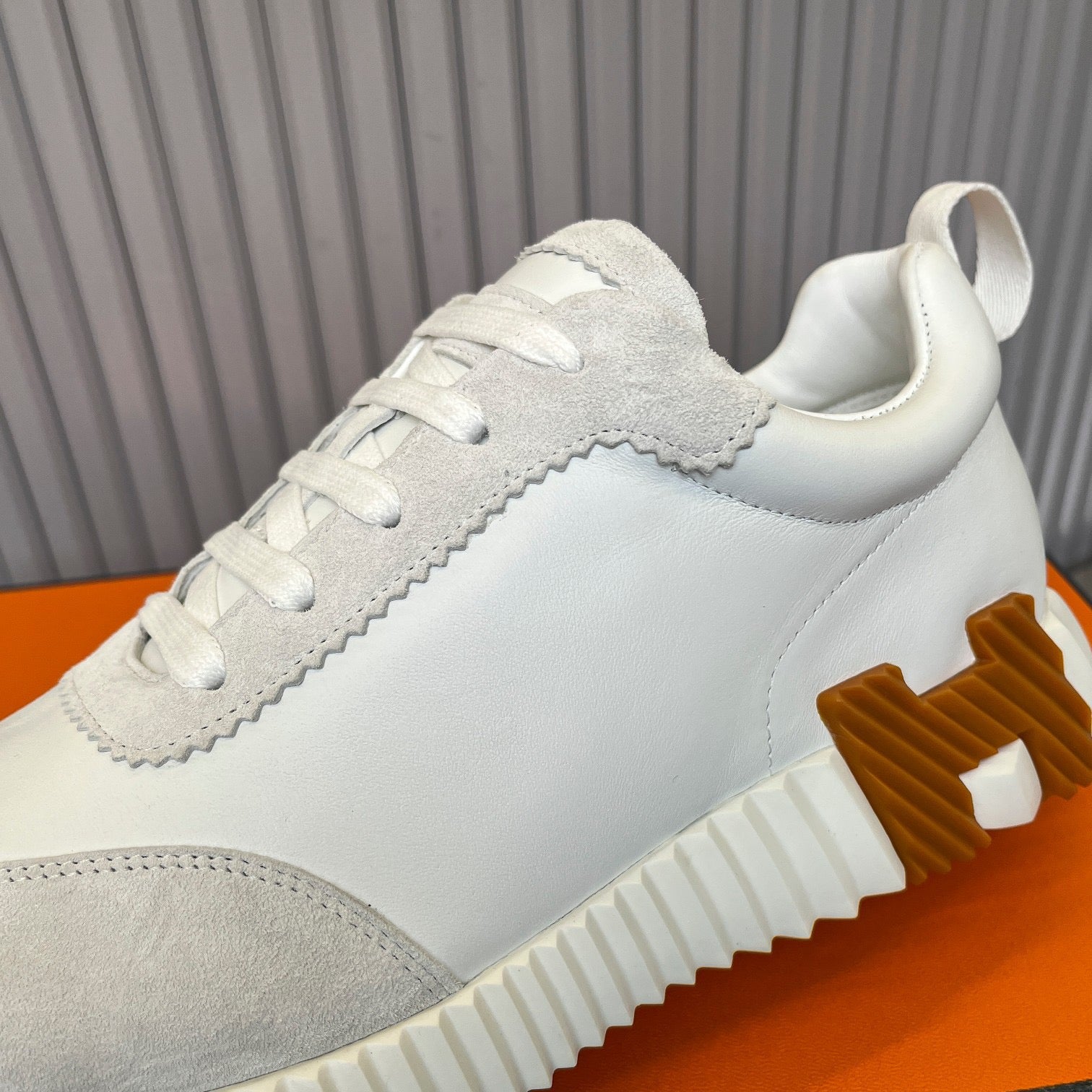 HERMES Bouncing White red brown