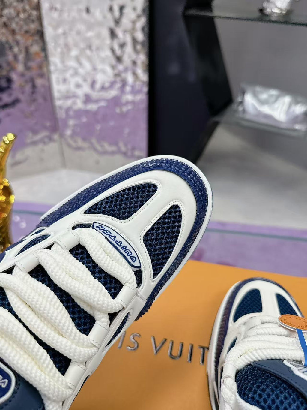 LV  Skate blue and white