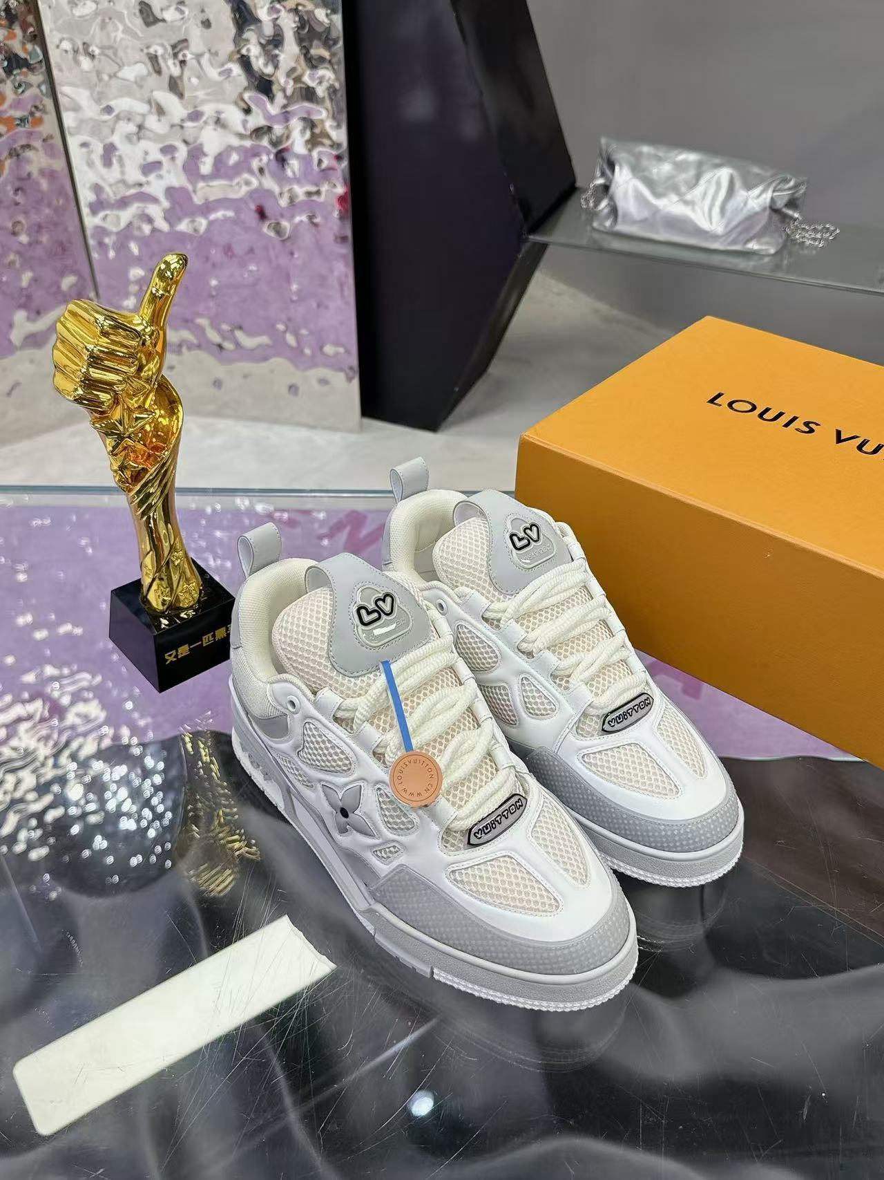 LV Skate  grey