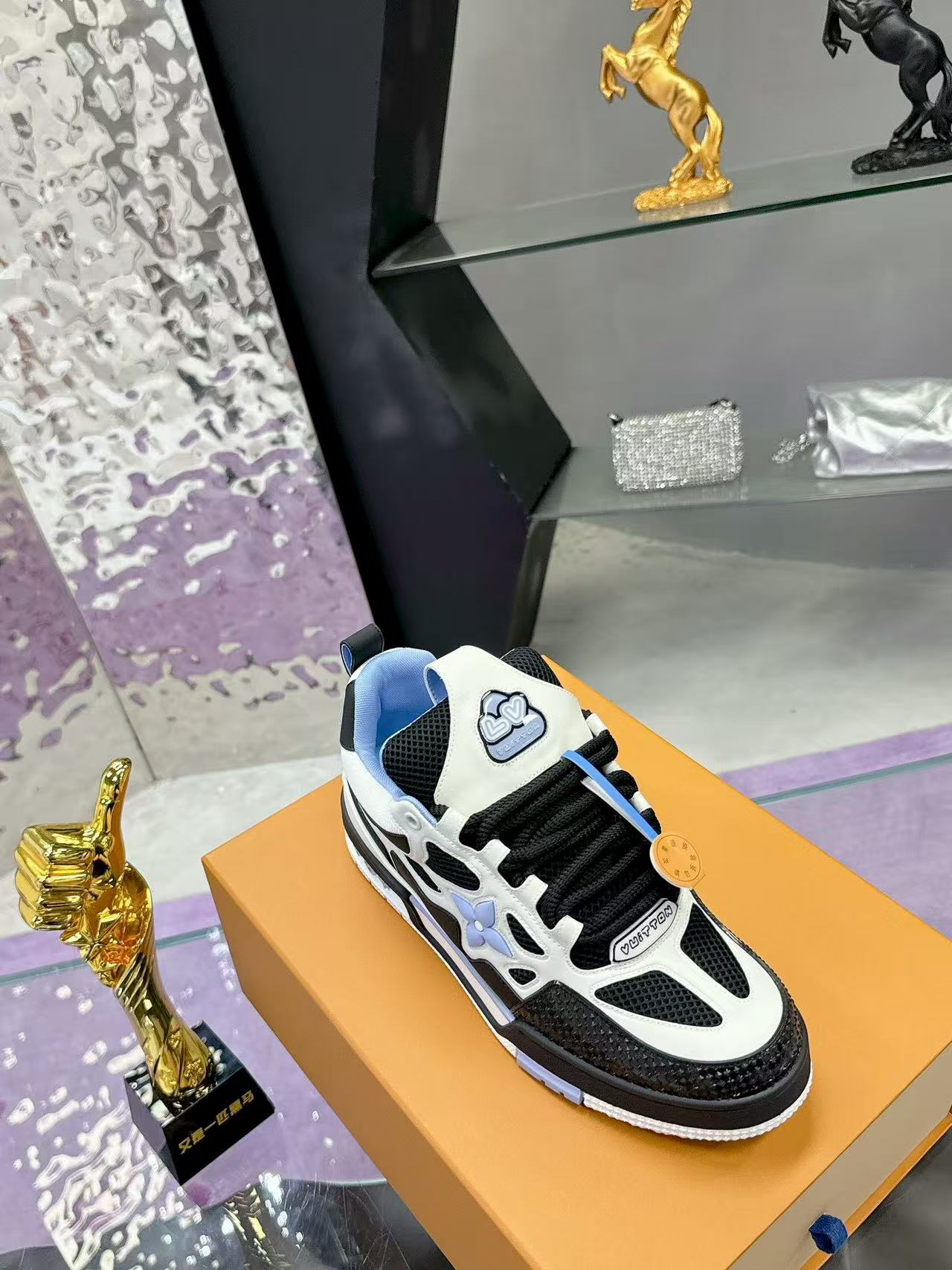 LV Skate blue black
