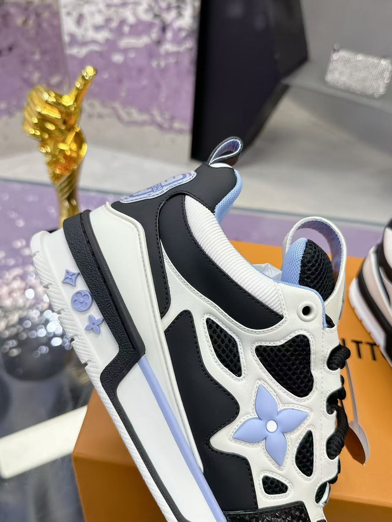 LV Skate blue black