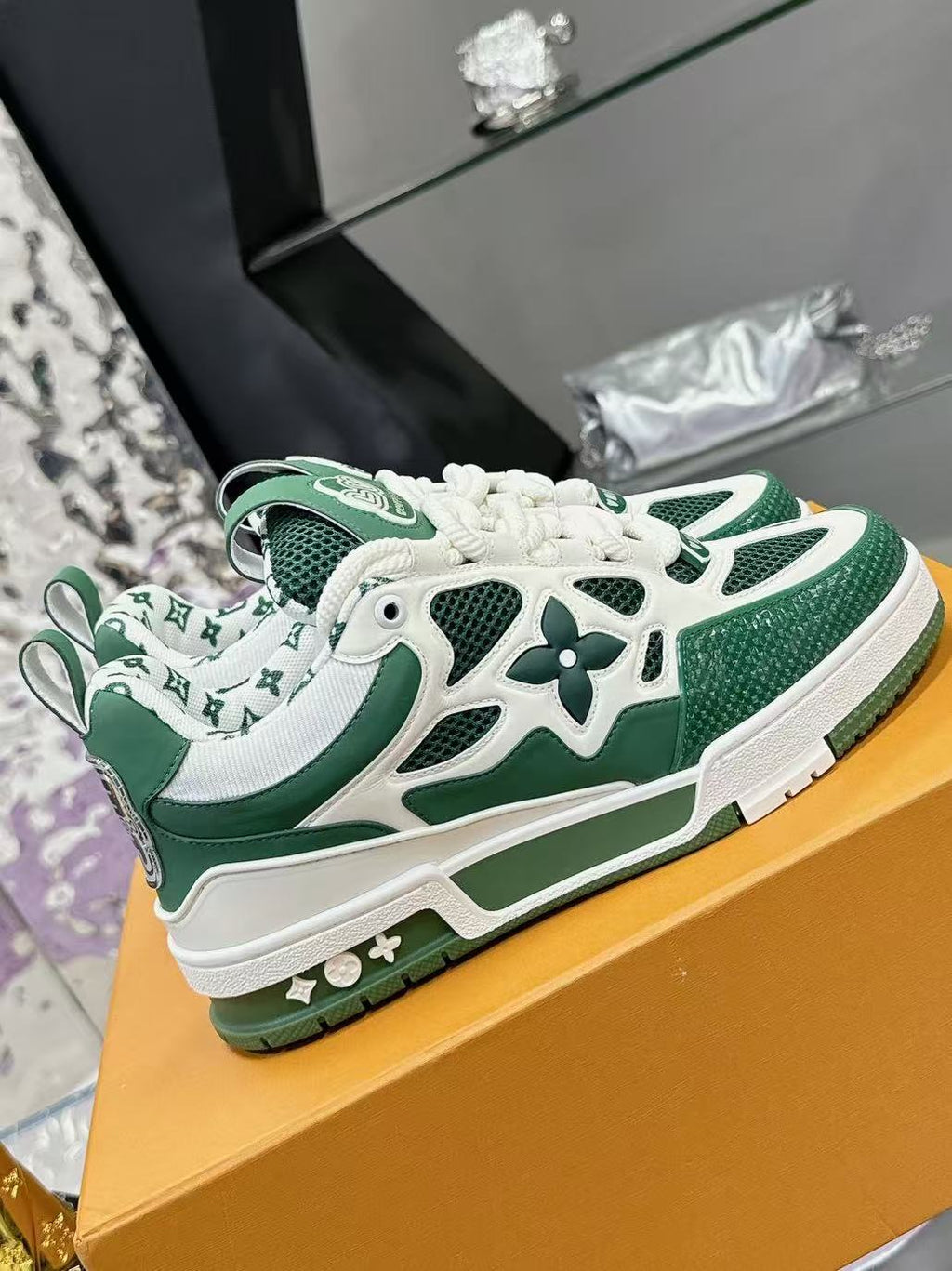LV Skate green white
