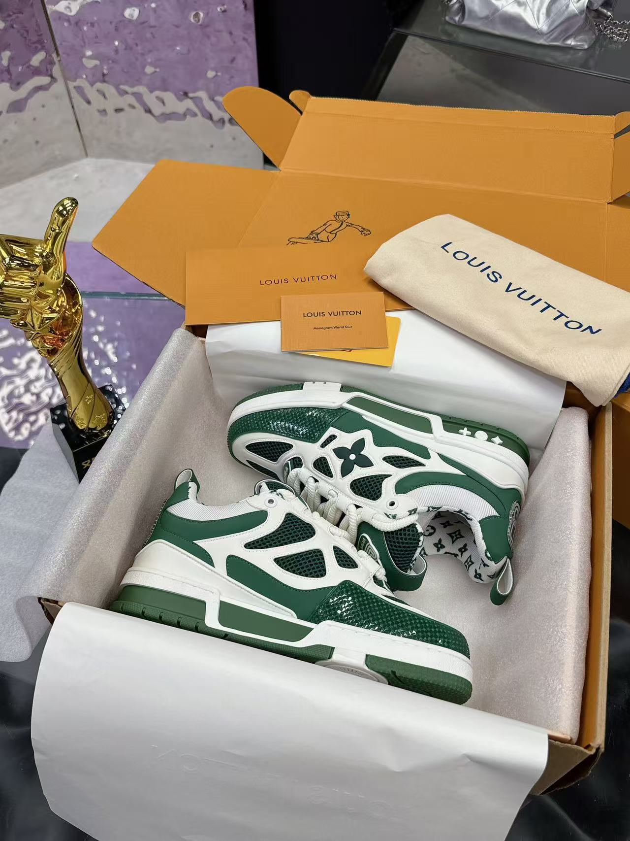 LV Skate green white