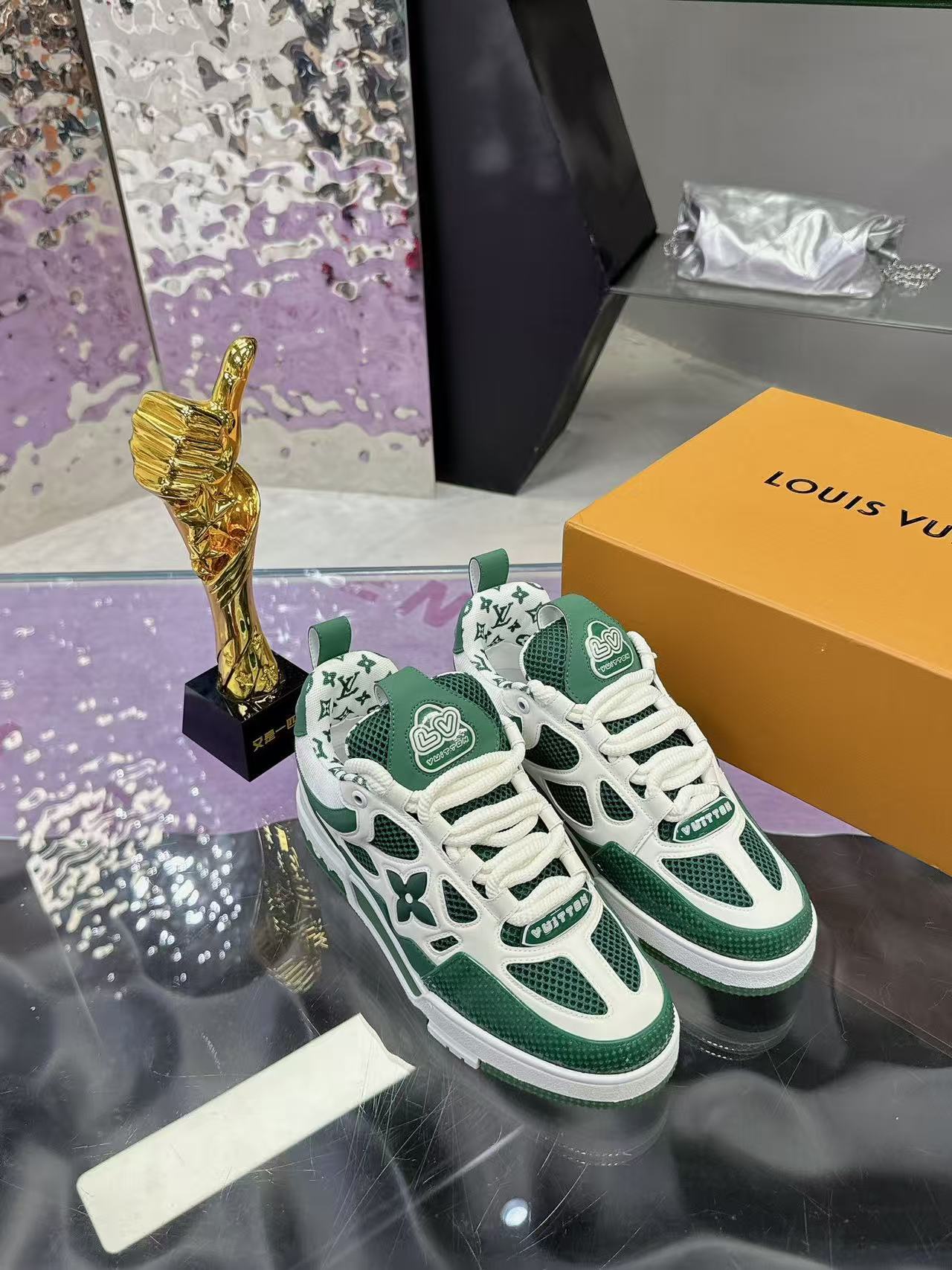 LV Skate green white
