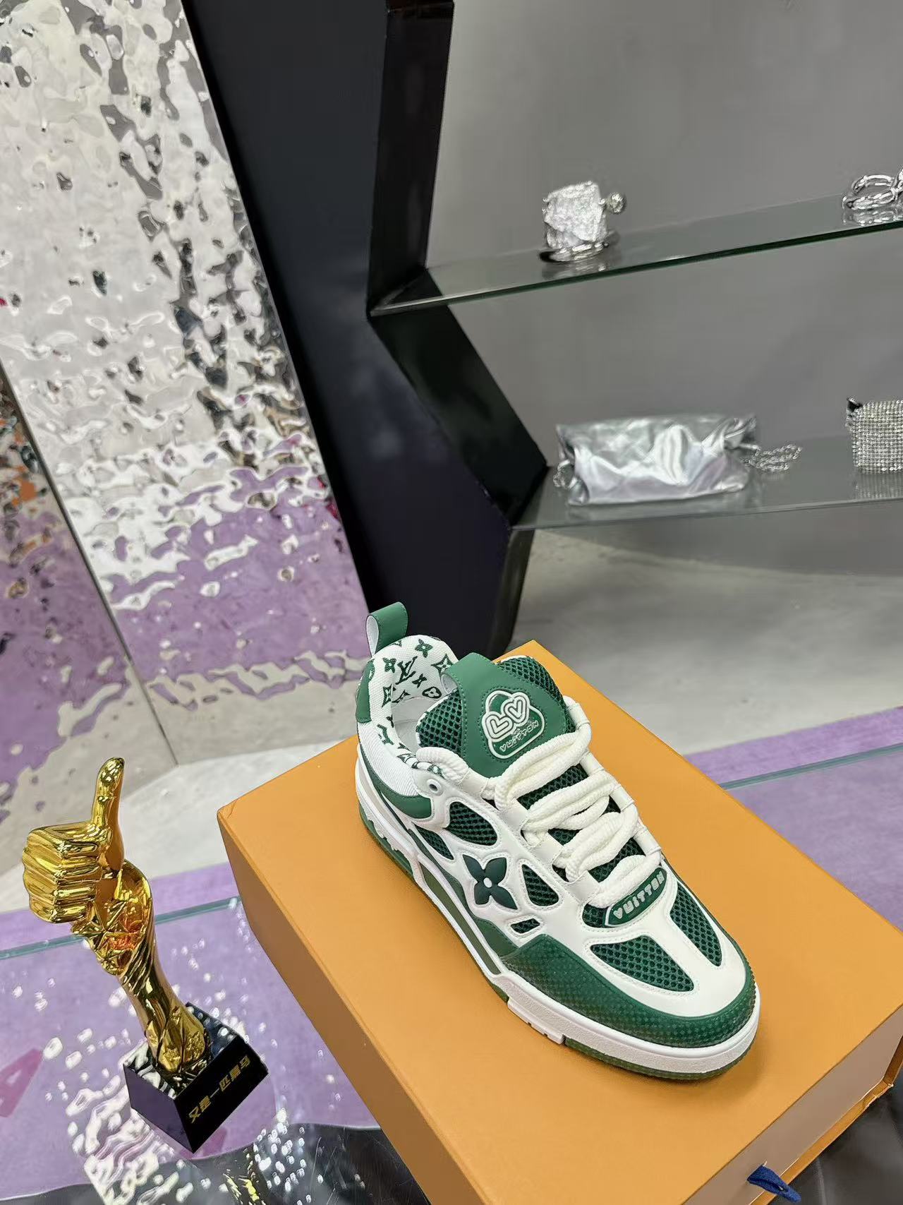LV Skate green white