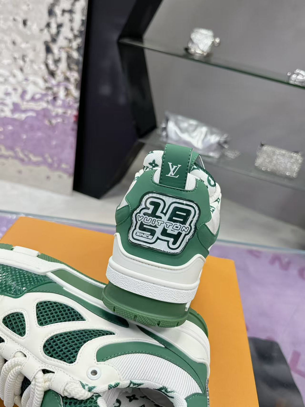 LV Skate green white