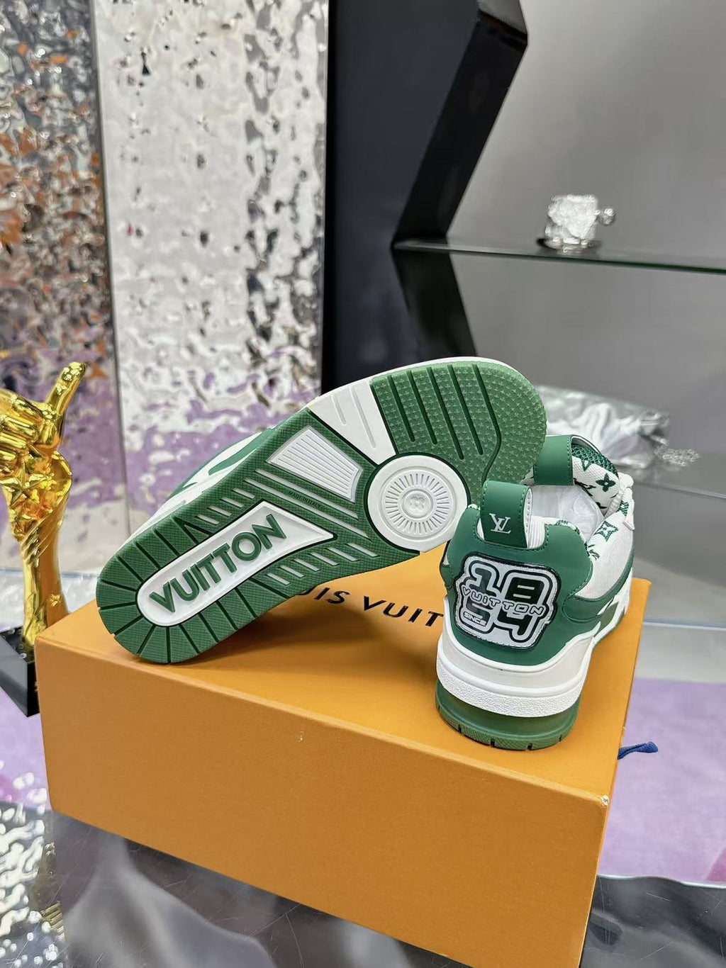 LV Skate green white