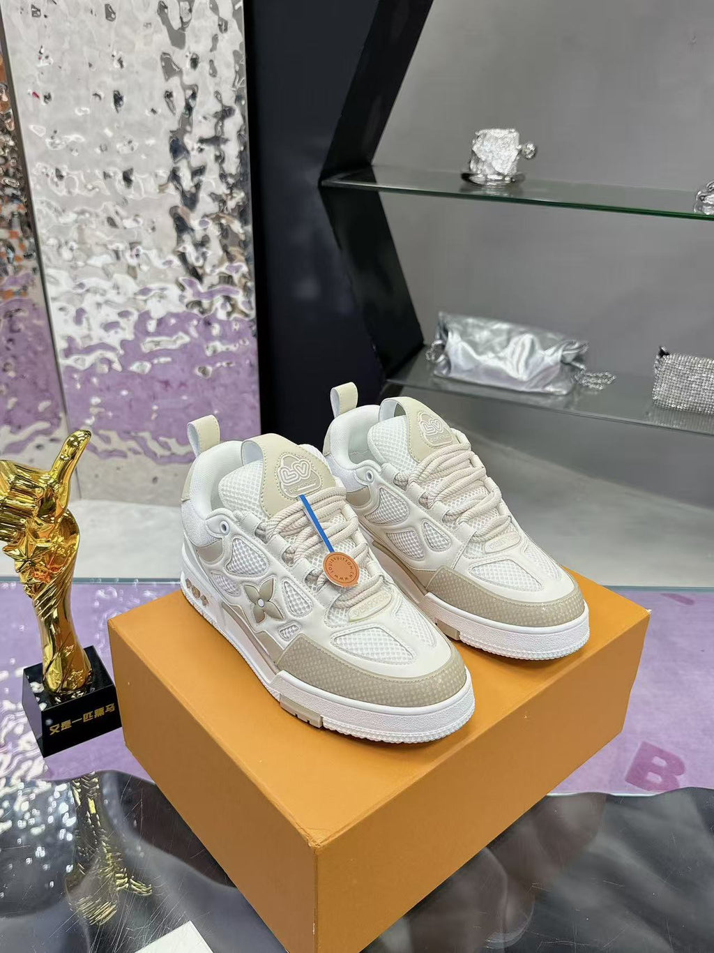 LV  Skate Beige White