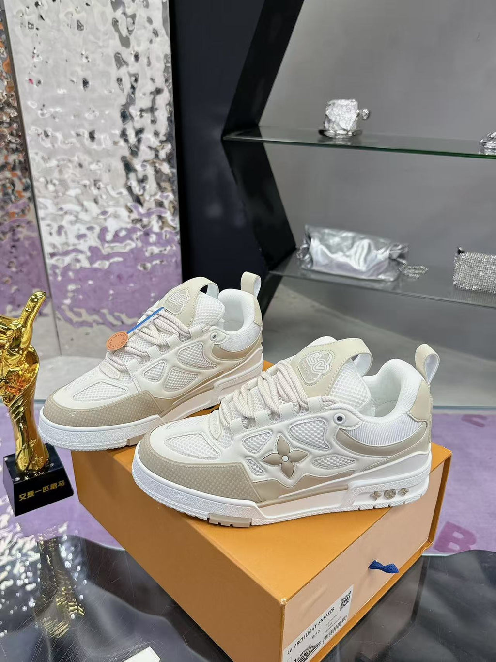 LV  Skate Beige White