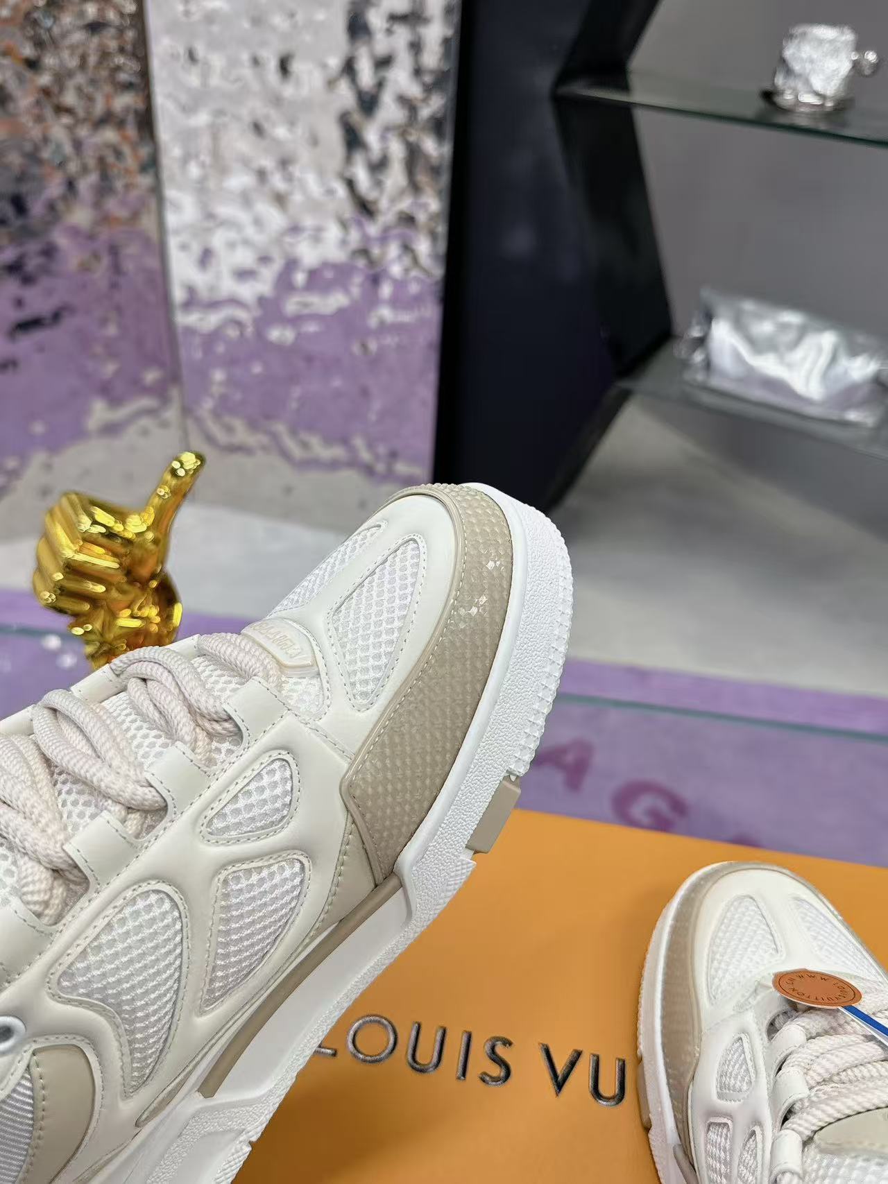 LV  Skate Beige White