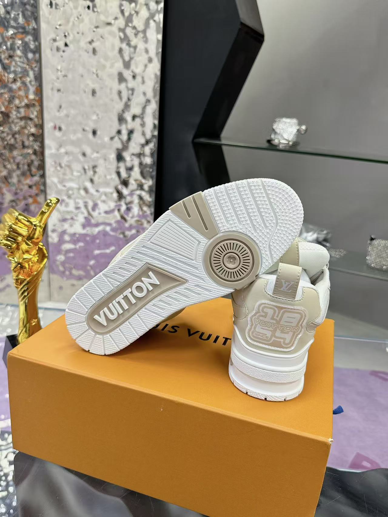 LV  Skate Beige White