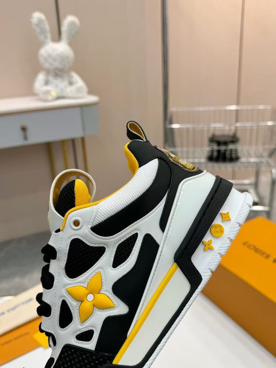 LV Skate Black and yellow