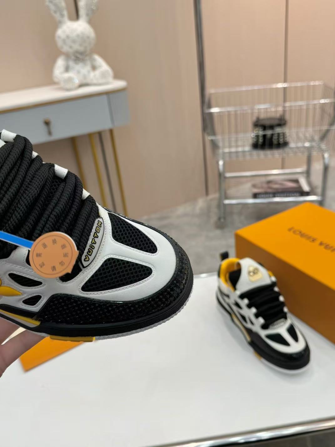 LV Skate Black and yellow