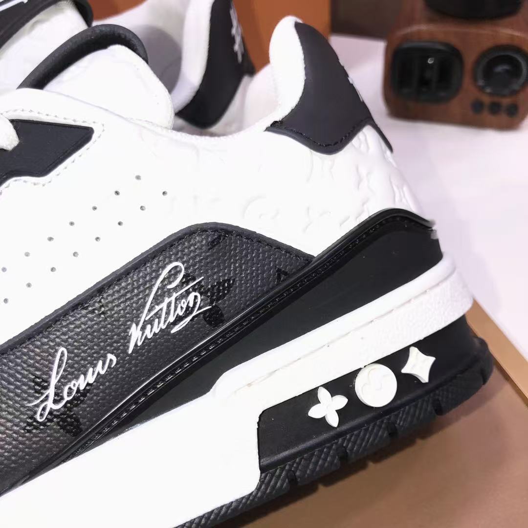 LV Trainer black and white  Low '#54