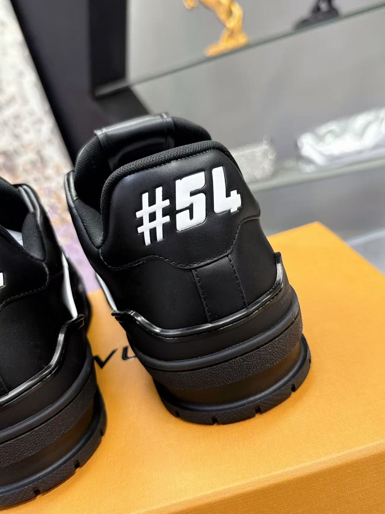 LV trainer black and grey print