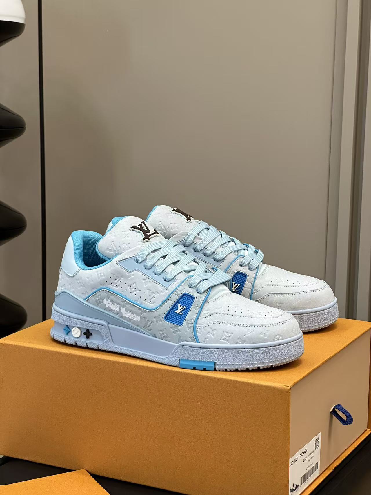 LV Trainer by Tyler, the Creator bule