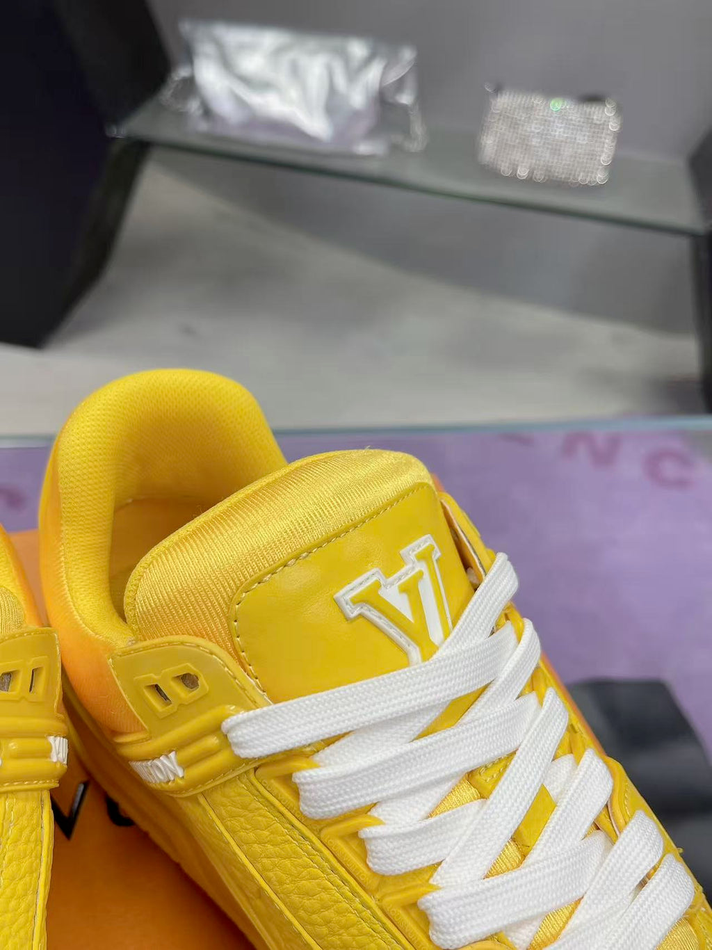 LV trainer yellow
