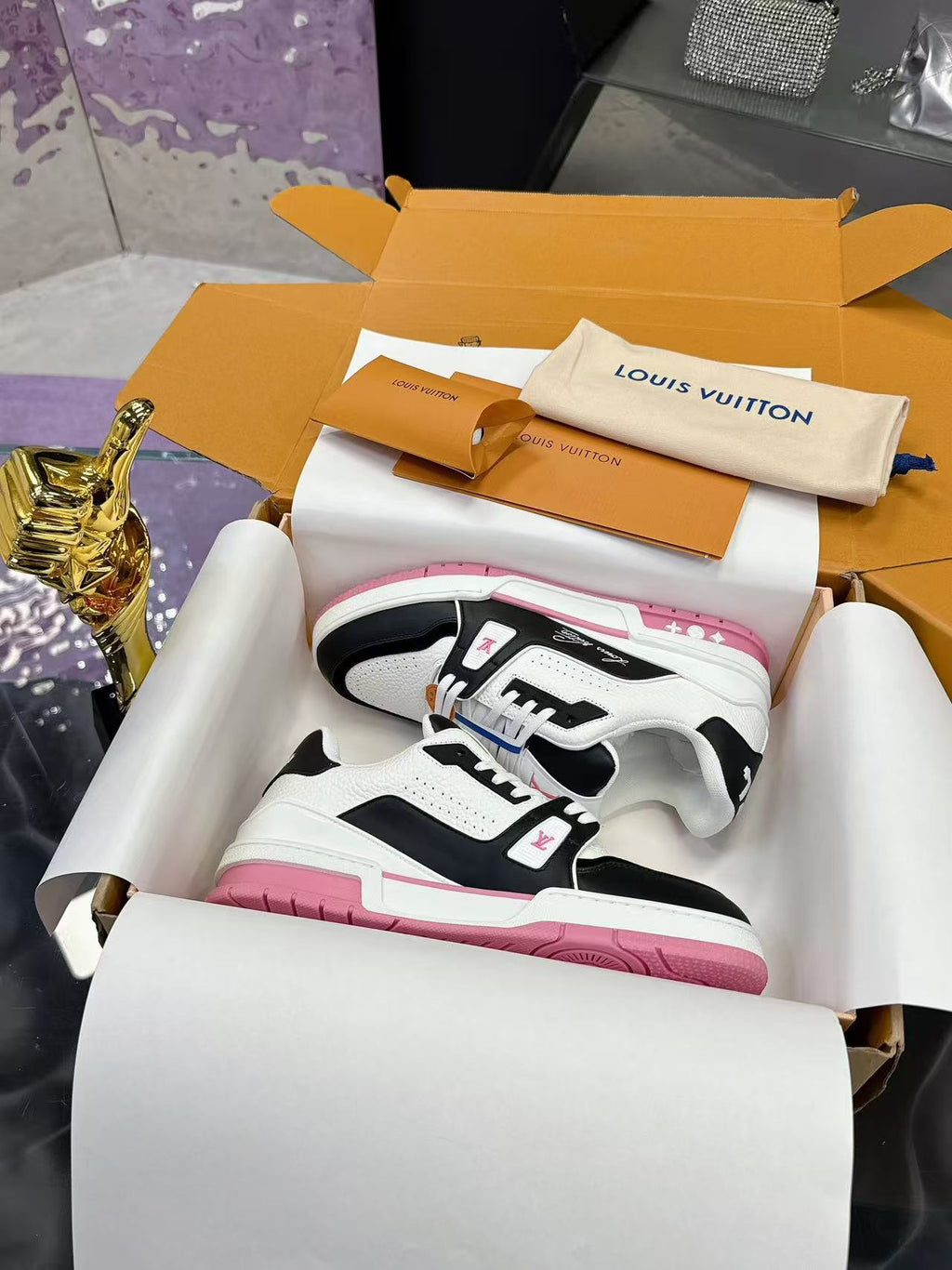 LV trainer pink, white and black
