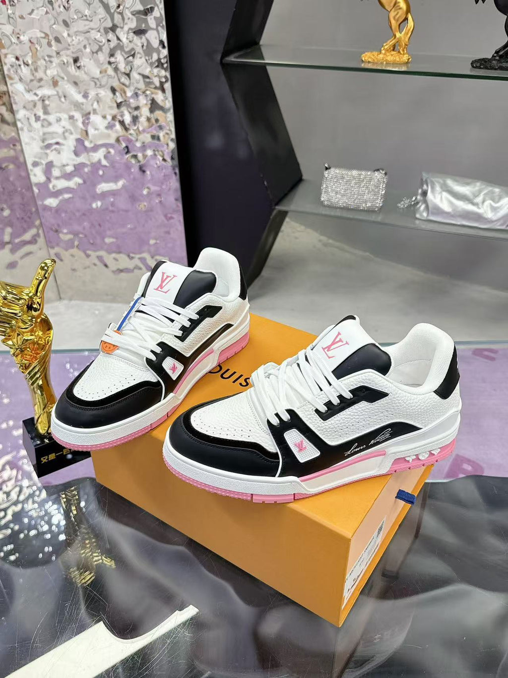 LV trainer pink, white and black