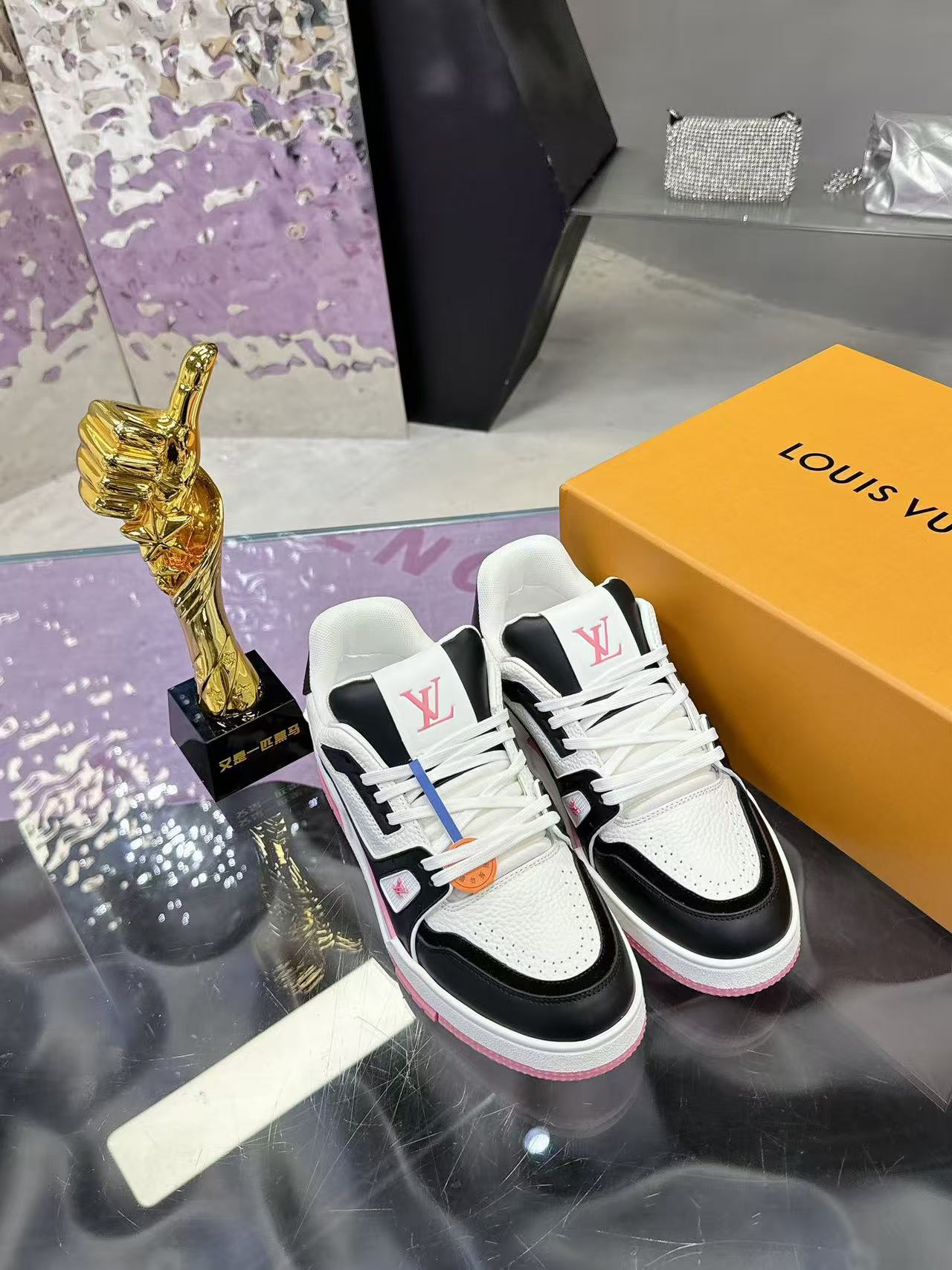 LV trainer pink, white and black