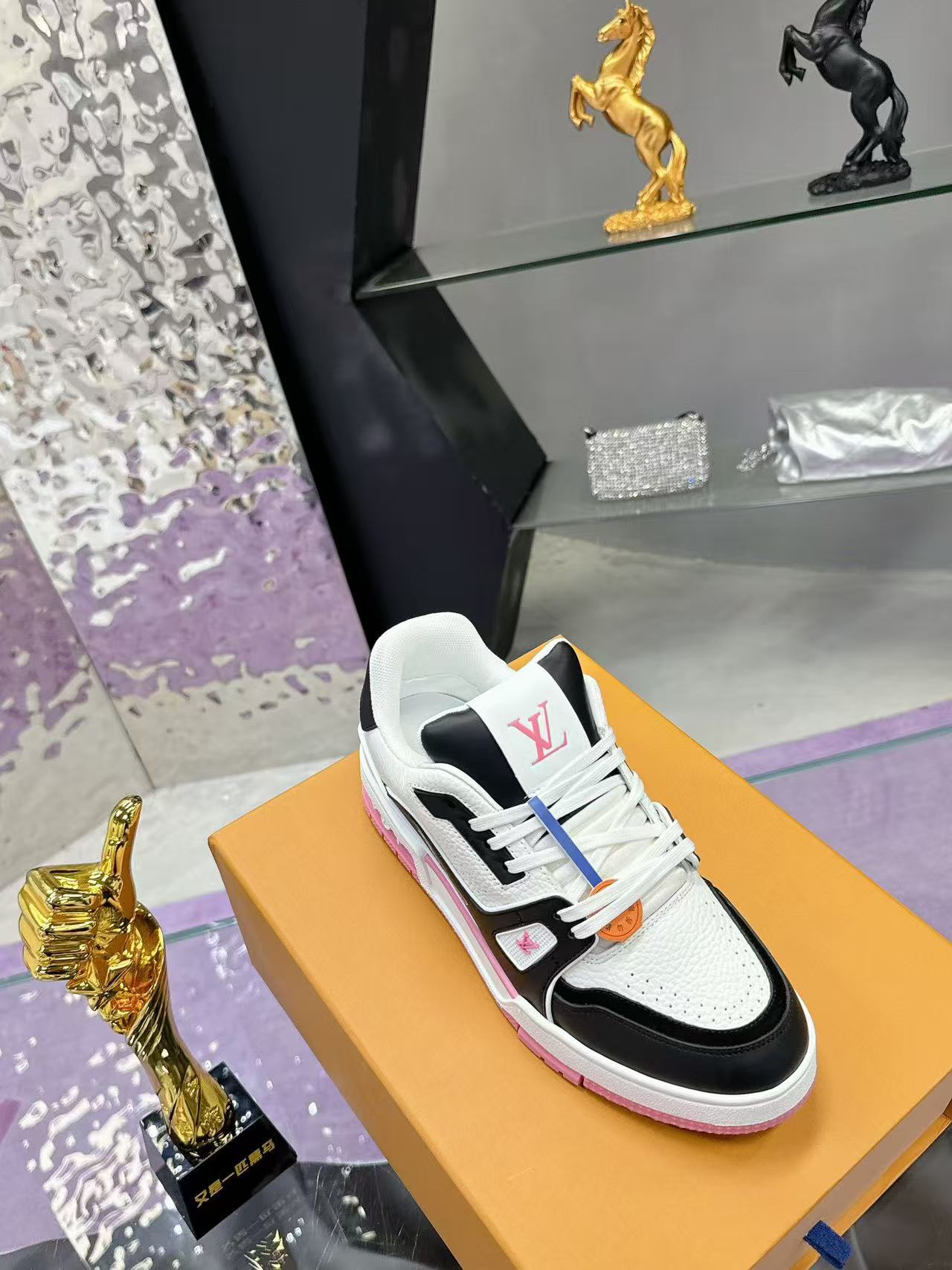 LV trainer pink, white and black