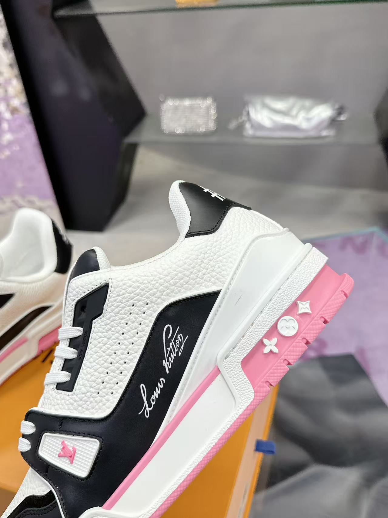 LV trainer pink, white and black