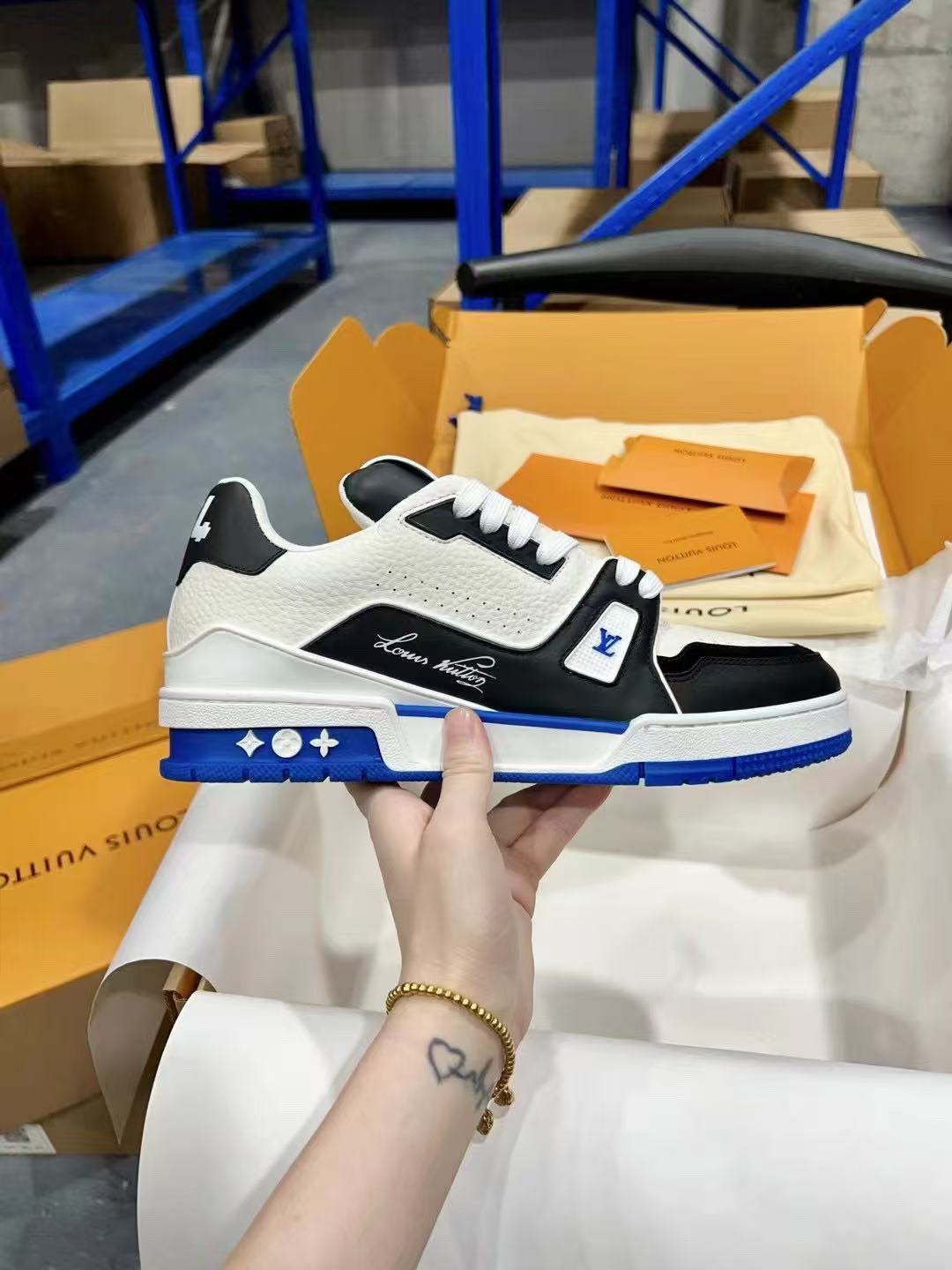 LV trainer blue, white and black