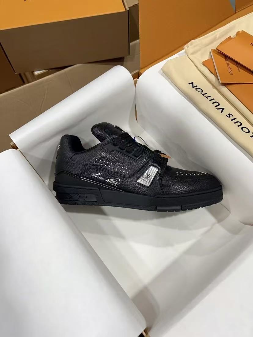 LV trainer #54 black nails