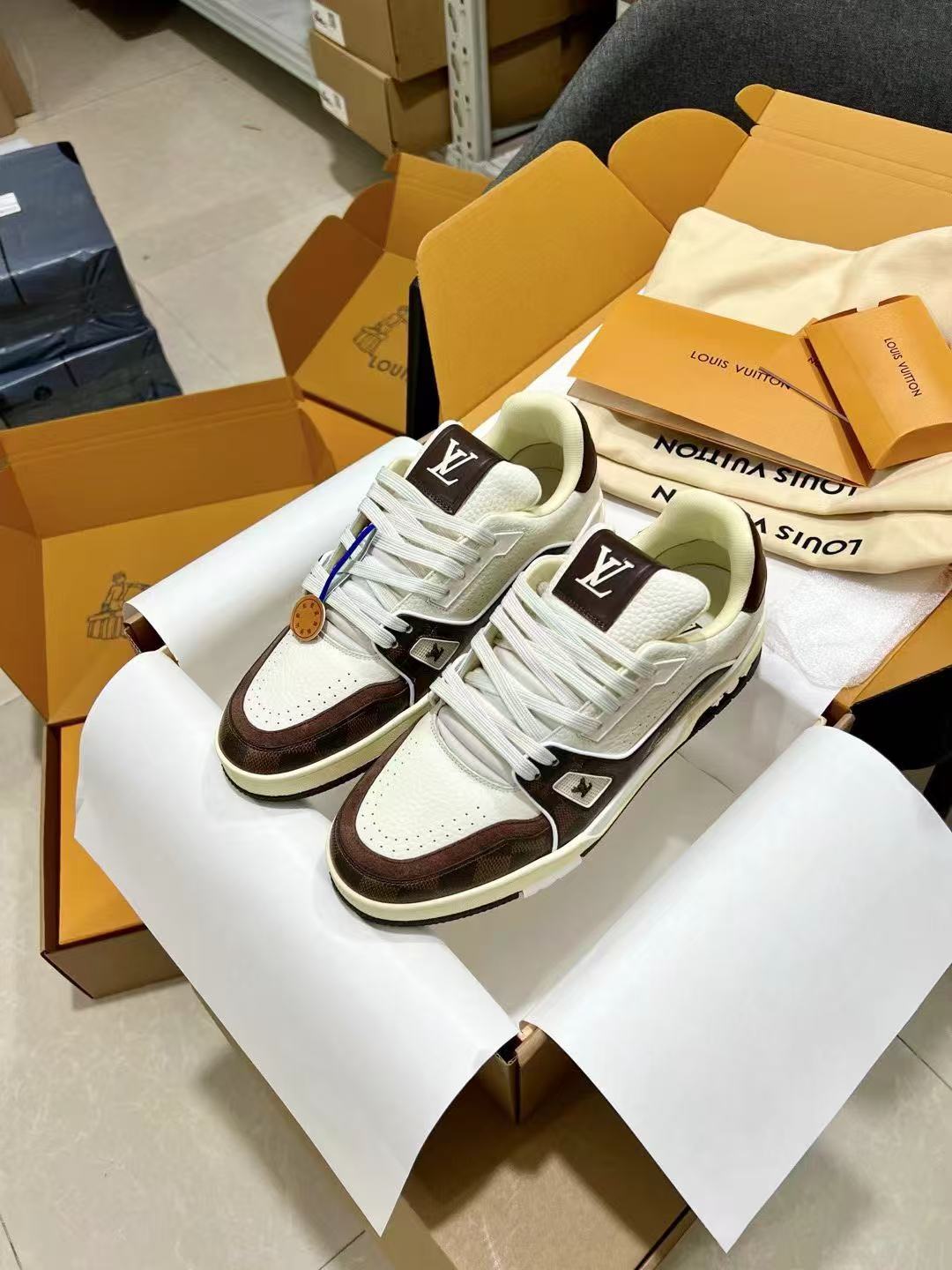 LV trainer brown checkerboard
