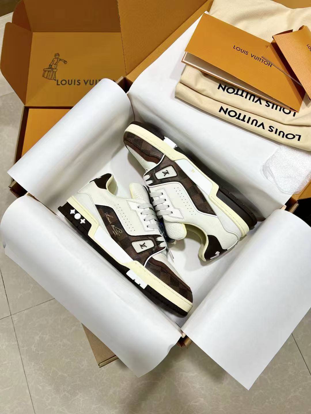 LV trainer brown checkerboard
