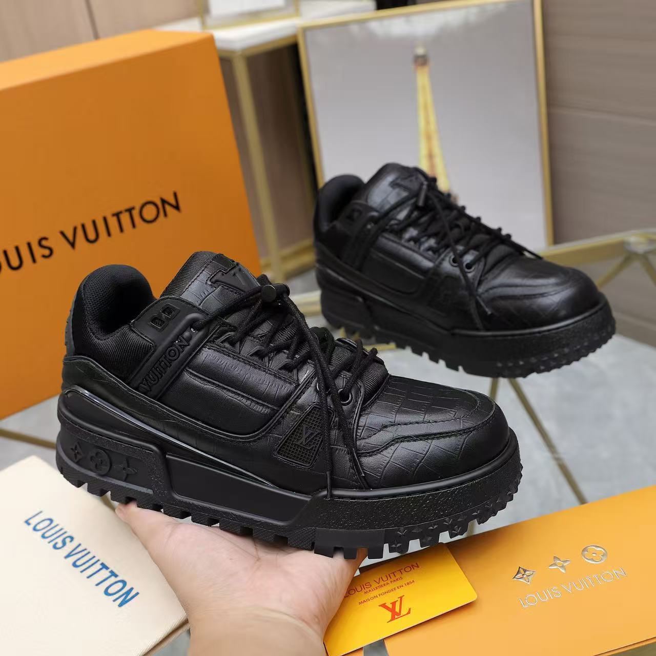 LV Trainer Maxi Black